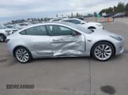 ✅ 2018 Tesla Model 3 Long Range Battery • VIN: 5YJ3E1EA6JF007897 • Lot: 43681611. Wystawiony na IAAI z przebiegiem 50 442 mil. Bezpłatny archiwum sprzedaży aukcyjnych z USA i szczegółowy raport historii pojazdu na DreamBid. Zdjęcie 13.