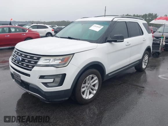 ✅ 2017 Ford Explorer XLT • VIN: 1FM5K7DHXHGC02626 • Lot: 43525552. Listed on IAAI with 130,815 mi. Free auction sales archive from the USA and detailed vehicle history report at DreamBid. Image 2.