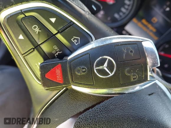 ✅ 2018 Mercedes-Benz GLC 300 • VIN: WDC0G4JB4JV023962 • Lot: 43666399. Listed on IAAI with 140,333 mi. Free auction sales archive from the USA and detailed vehicle history report at DreamBid. Image 11.