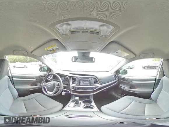 ✅ 2019 Toyota Highlander LE • VIN: 5TDZZRFH9KS303776 • Lot: 83829635. Listed on Copart with 92,633 mi. Free auction sales archive from the USA and detailed vehicle history report at DreamBid. Image 15.