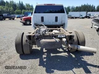 ✅ 2024 GMC Sierra 3500HD SLT • VIN: 1GT49UEY4RF215386 • Lot: 59074384. Wystawiony na Copart z przebiegiem 10 376 mil. Bezpłatny archiwum sprzedaży aukcyjnych z USA i szczegółowy raport historii pojazdu na DreamBid. Zdjęcie 6.