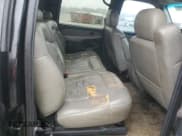 ✅ 2002 Chevrolet Suburban LS • VIN: 3GNEC16Z42G343960 • Lot: 88970245. Wystawiony na Copart z przebiegiem 284 632 mil. Bezpłatny archiwum sprzedaży aukcyjnych z USA i szczegółowy raport historii pojazdu na DreamBid. Zdjęcie 11.