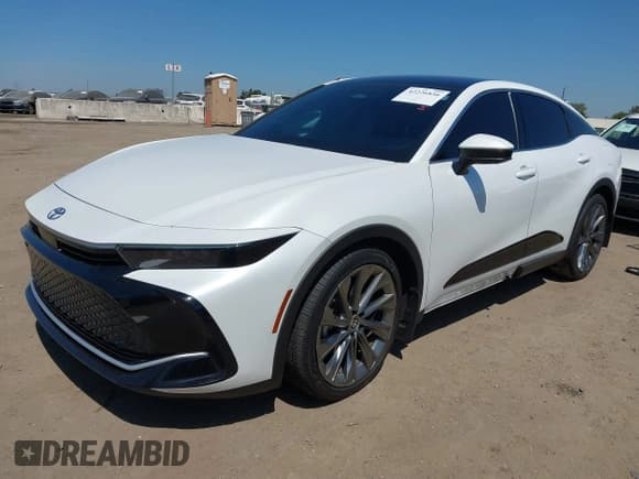 ✅ 2024 Toyota Crown XLE • VIN: JTDAAAAF2R3027013 • Lot: 42226856. Wystawiony na IAAI z przebiegiem 26 393 mil. Bezpłatny archiwum sprzedaży aukcyjnych z USA i szczegółowy raport historii pojazdu na DreamBid. Zdjęcie 18.