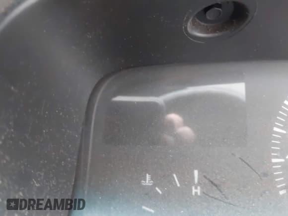 ✅ 2000 Lincoln Town Car Signature • VIN: 1LNHM82W1YY936080 • Lot: 43287202. Wystawiony na IAAI z przebiegiem 162 731 mil. Bezpłatny archiwum sprzedaży aukcyjnych z USA i szczegółowy raport historii pojazdu na DreamBid. Zdjęcie 16.