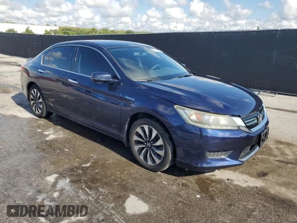 ✅ 2015 Honda Accord • VIN: 1HGCR6F37FA002923 • Lot: 68833025. Listed on Copart with 149,654 mi. Free auction sales archive from the USA and detailed vehicle history report at DreamBid. Image 4.