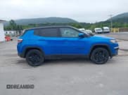 ✅ 2019 Jeep Compass Latitude • VIN: 3C4NJDBBXKT750388 • Lot: 43041563. Listed on IAAI with 31,683 mi. Free auction sales archive from the USA and detailed vehicle history report at DreamBid. Image 13.