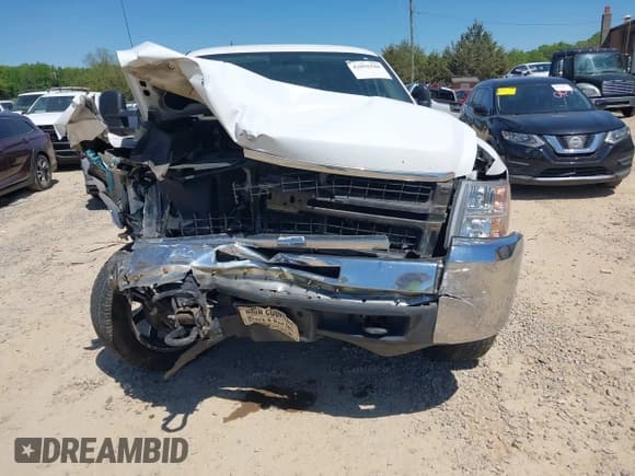 ✅ 2010 Chevrolet Silverado 2500HD • VIN: 1GC5CVBG3AZ266887 • Lot: 42055588. Wystawiony na IAAI z przebiegiem 150 946 mil. Bezpłatny archiwum sprzedaży aukcyjnych z USA i szczegółowy raport historii pojazdu na DreamBid. Zdjęcie 12.