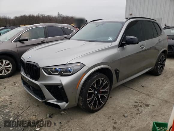 ✅ 2022 BMW X5 M • VIN: 5YMJU0C00N9J38278 • Lot: 38220214. Wystawiony na Copart z przebiegiem 18 521 mil. Bezpłatny archiwum sprzedaży aukcyjnych z USA i szczegółowy raport historii pojazdu na DreamBid. Zdjęcie 1.