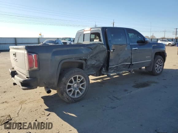 ✅ 2017 GMC Sierra 1500 Denali • VIN: 3GTU2PEJ2HG410828 • Lot: 88606275. Wystawiony na Copart z przebiegiem 124 360 mil. Bezpłatny archiwum sprzedaży aukcyjnych z USA i szczegółowy raport historii pojazdu na DreamBid. Zdjęcie 3.