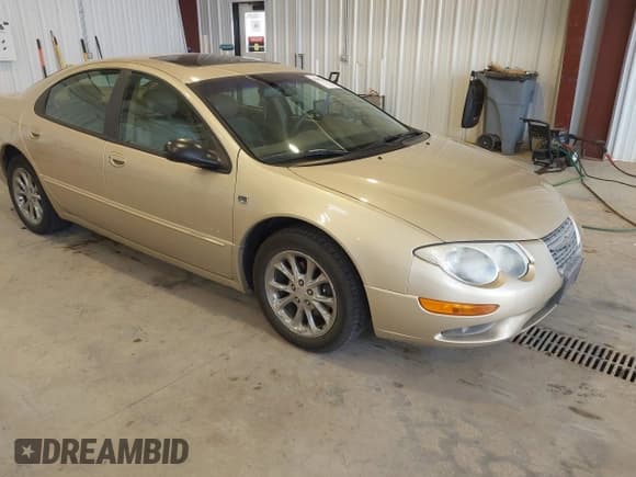 ✅ 1999 Chrysler 300M M • VIN: 2C3HE66G3XH737036 • Lot: 42617250. Wystawiony na IAAI z przebiegiem Nie podano. Bezpłatny archiwum sprzedaży aukcyjnych z USA i szczegółowy raport historii pojazdu na DreamBid. Zdjęcie 1.