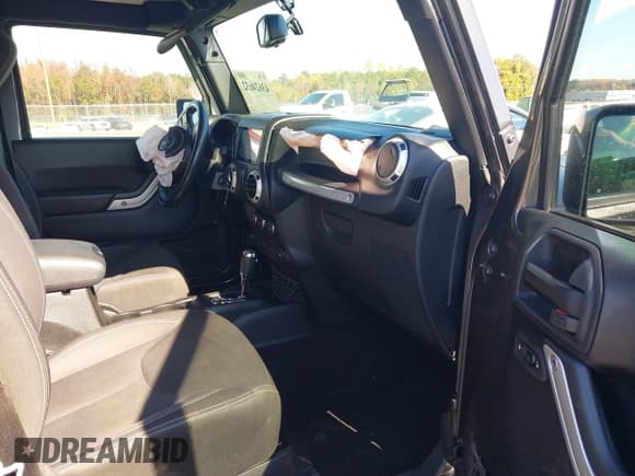 ✅ 2017 Jeep Wrangler Sahara • VIN: 1C4AJWBGXHL511384 • Lot: 43624632. Listed on IAAI with 72,296 mi. Free auction sales archive from the USA and detailed vehicle history report at DreamBid. Image 5.