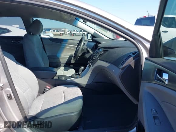 ✅ 2011 Hyundai Sonata Hybrid • VIN: KMHEC4A47BA006439 • Lot: 43355728. Listed on IAAI with 156,270 mi. Free auction sales archive from the USA and detailed vehicle history report at DreamBid. Image 5.