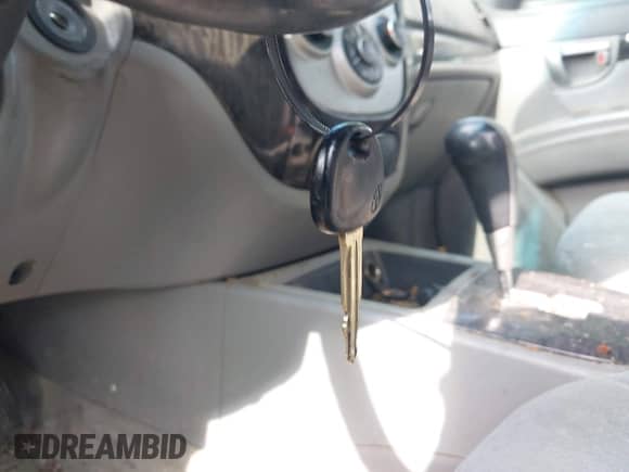 2008 Hyundai Santa Fe SE with VIN 5NMSH13E78H150214, listed as a IAAI auction lot 42622741 with 214,716 mi miles and . Bid and sale history available at DreamBid. Image 11.