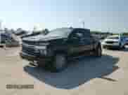 2022 Chevrolet Silverado 2500HD High Country с VIN 2GC4YREY3N1223240, выставлен на аукционе Copart как лот 61905925 с пробегом 137 446 миль миль и На запчасти • Non repairable. История ставок и продаж доступна на DreamBid. Изображение 13.