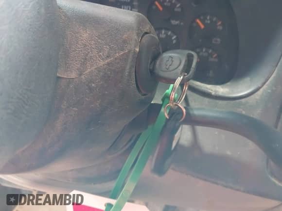 2005 Chevrolet Suburban LS z VIN 1GNFK16Z85J145229, wystawiony jako IAAI lot #42706478 z przebiegiem 198 500 mil mil oraz . Historia ofert i sprzedaży dostępna na DreamBid. Obrazek 11.