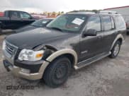 ✅ 2007 Ford Explorer Eddie Bauer • VIN: 1FMEU64E07UB04554 • Lot: 42821501. Wystawiony na IAAI z przebiegiem 220 610 mil. Bezpłatny archiwum sprzedaży aukcyjnych z USA i szczegółowy raport historii pojazdu na DreamBid. Zdjęcie 2.