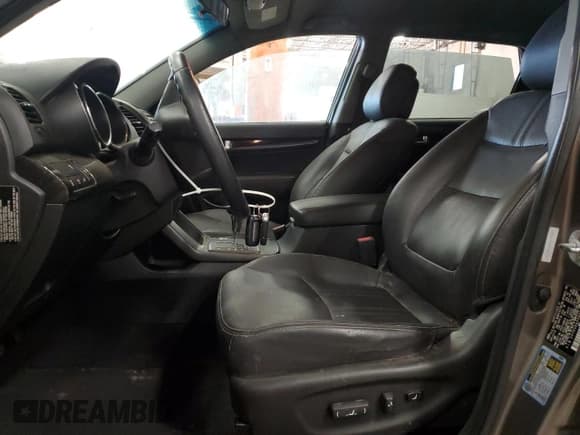 ✅ 2013 Kia Sorento EX • VIN: 5XYKUDA25DG384586 • Lot: 90600395. Listed on Copart with Not provided. Free auction sales archive from the USA and detailed vehicle history report at DreamBid. Image 7.