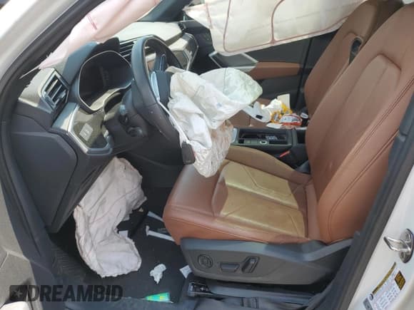 ✅ 2024 Audi Q3 S line Premium • VIN: WA1DECF33R1025787 • Лот: 66988595. Опубликован ранее на Copart с пробегом Не указан. Бесплатный доступ к архиву аукционных продаж из США и подробный отчёт об истории автомобиля на DreamBid. Изображение 7.