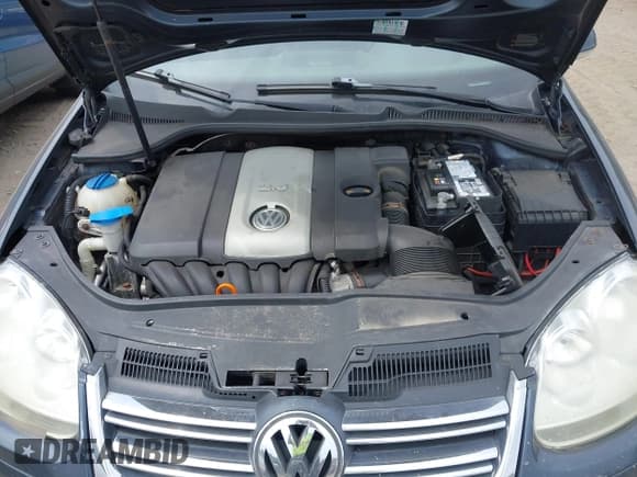 ✅ 2009 Volkswagen Jetta SE • VIN: 3VWRZ71KX9M038848 • Lot: 42849315. Listed on IAAI with 192,921 mi. Free auction sales archive from the USA and detailed vehicle history report at DreamBid. Image 10.