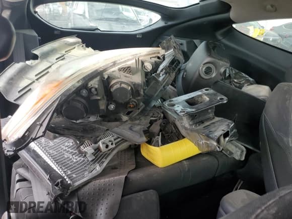 ✅ 2017 Hyundai Veloster • VIN: KMHTC6AD8HU307330 • Lot: 85344424. Wystawiony na Copart z przebiegiem 44 929 mil. Bezpłatny archiwum sprzedaży aukcyjnych z USA i szczegółowy raport historii pojazdu na DreamBid. Zdjęcie 12.