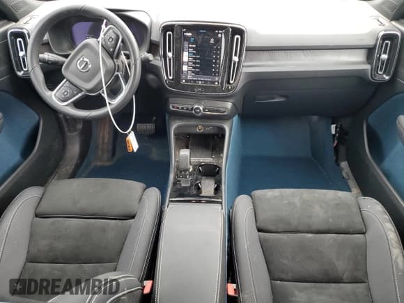 ✅ 2023 Volvo XC40 Ultimate • VIN: YV4ED3UM7P2946892 • Lot: 54589715. Listed on Copart with 20,301 mi. Free auction sales archive from the USA and detailed vehicle history report at DreamBid. Image 8.