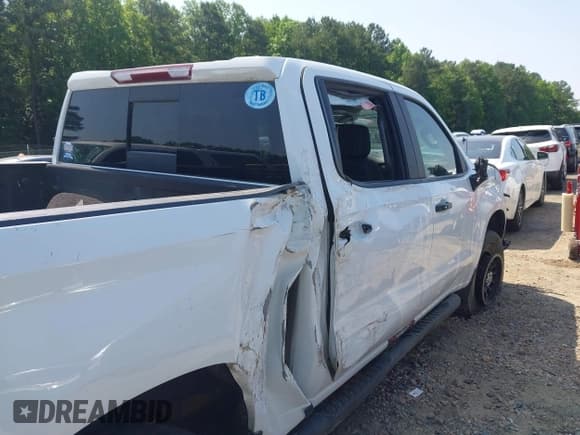 ✅ 2022 Chevrolet Silverado 1500 LT Trail Boss • VIN: 1GCPYFED7NZ146324 • Lot: 42416840. Wystawiony na IAAI z przebiegiem 69 309 mil. Bezpłatny archiwum sprzedaży aukcyjnych z USA i szczegółowy raport historii pojazdu na DreamBid. Zdjęcie 20.