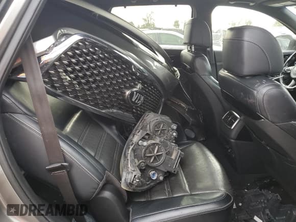 ✅ 2017 Kia Sorento SX • VIN: 5XYPK4A55HG231461 • Lot: 85872175. Wystawiony na Copart z przebiegiem 152 432 mil. Bezpłatny archiwum sprzedaży aukcyjnych z USA i szczegółowy raport historii pojazdu na DreamBid. Zdjęcie 11.