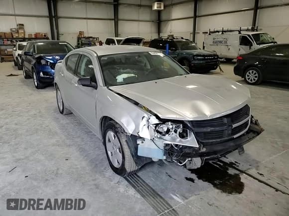 ✅ 2010 Dodge Avenger SXT • VIN: 1B3CC4FB5AN185527 • Лот: 83856564. Опубликован ранее на Copart с пробегом 207 558 миль. Бесплатный доступ к архиву аукционных продаж из США и подробный отчёт об истории автомобиля на DreamBid. Изображение 11.