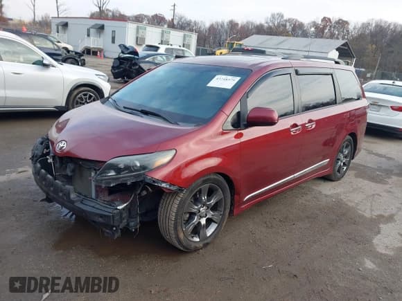 ✅ 2015 Toyota Sienna SE • VIN: 5TDXK3DC1FS651996 • Lot: 43748579. Listed on IAAI with 213,411 mi. Free auction sales archive from the USA and detailed vehicle history report at DreamBid. Image 2.
