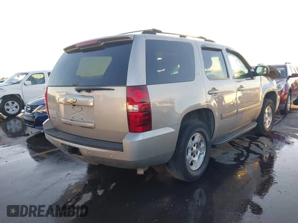 ✅ 2007 Chevrolet Tahoe LT • VIN: 1GNFC13047R141900 • Lot: 43637859. Listed on IAAI with Not provided. Free auction sales archive from the USA and detailed vehicle history report at DreamBid. Image 4.