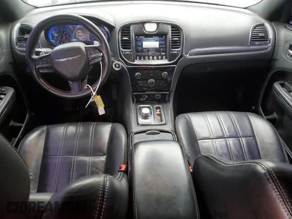 ✅ 2015 Chrysler 300 S • VIN: 2C3CCABG6FH868081 • Lot: 55515985. Listed on Copart with 149,948 mi. Free auction sales archive from the USA and detailed vehicle history report at DreamBid. Image 8.