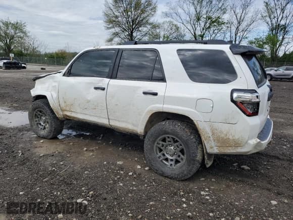 ✅ 2021 Toyota 4Runner Venture • VIN: JTEHU5JR8M5838749 • Lot: 54657045. Listed on Copart with 61,429 mi. Free auction sales archive from the USA and detailed vehicle history report at DreamBid. Image 2.