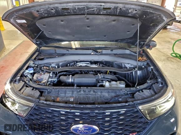 ✅ 2022 Ford Explorer ST • VIN: 1FM5K8GCXNGB11700 • Lot: 94141055. Wystawiony na Copart z przebiegiem 27 839 mil. Bezpłatny archiwum sprzedaży aukcyjnych z USA i szczegółowy raport historii pojazdu na DreamBid. Zdjęcie 12.