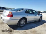 ✅ 2002 Chrysler 300M M • VIN: 2C3AE66GX2H150021 • Lot: 90219685. Wystawiony na Copart z przebiegiem 132 402 mil. Bezpłatny archiwum sprzedaży aukcyjnych z USA i szczegółowy raport historii pojazdu na DreamBid. Zdjęcie 3.