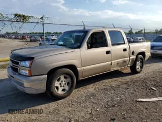 ✅ 2006 Chevrolet Silverado 1500 LT1 • VIN: 2GCEC13T261225090 • Лот: 72416444. Опубликован ранее на Copart с пробегом 220 497 миль. Бесплатный доступ к архиву аукционных продаж из США и подробный отчёт об истории автомобиля на DreamBid. Изображение 1.