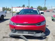 ✅ 2024 Kia EV6 Wind • VIN: KNDC34LA5R5622724 • Lot: 43173122. Wystawiony na IAAI z przebiegiem 29 648 mil. Bezpłatny archiwum sprzedaży aukcyjnych z USA i szczegółowy raport historii pojazdu na DreamBid. Zdjęcie 12.