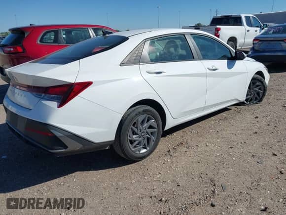 2024 Hyundai Elantra SEL с VIN KMHLM4DG6RU722316, выставлен на аукционе IAAI как лот 43581060 с пробегом 29 298 миль миль и . История ставок и продаж доступна на DreamBid. Изображение 4.