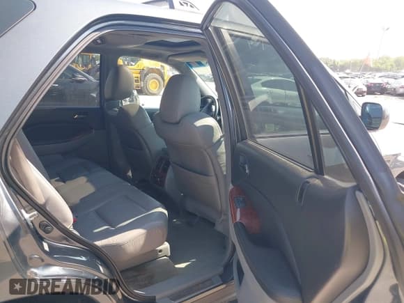 ✅ 2004 Acura MDX Touring • VIN: 2HNYD18924H546035 • Lot: 42592594. Wystawiony na IAAI z przebiegiem 209 122 mil. Bezpłatny archiwum sprzedaży aukcyjnych z USA i szczegółowy raport historii pojazdu na DreamBid. Zdjęcie 8.