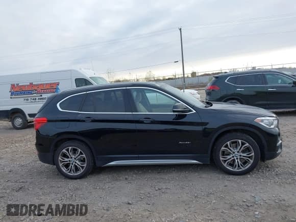 ✅ 2016 BMW X1 xDrive28i • VIN: WBXHT3C33GP883193 • Lot: 43659783. Wystawiony na IAAI z przebiegiem 168 691 mil. Bezpłatny archiwum sprzedaży aukcyjnych z USA i szczegółowy raport historii pojazdu na DreamBid. Zdjęcie 13.