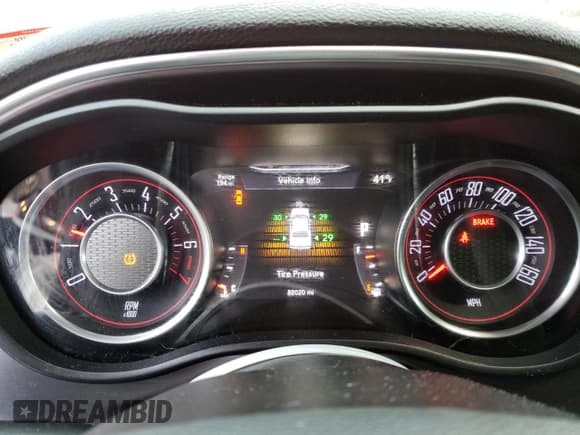 ✅ 2015 Dodge Challenger SXT • VIN: 2C3CDZAG7FH895500 • Lot: 71493252. Wystawiony na Copart z przebiegiem 82 020 mil. Bezpłatny archiwum sprzedaży aukcyjnych z USA i szczegółowy raport historii pojazdu na DreamBid. Zdjęcie 9.