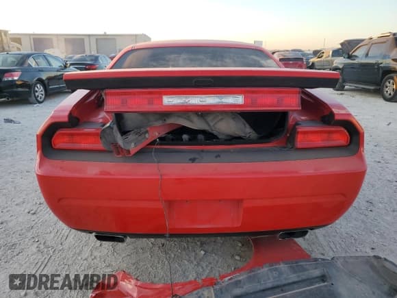 ✅ 2014 Dodge Challenger SXT • VIN: 2C3CDYAG5EH233729 • Lot: 76549244. Wystawiony na Copart z przebiegiem Nie podano. Bezpłatny archiwum sprzedaży aukcyjnych z USA i szczegółowy raport historii pojazdu na DreamBid. Zdjęcie 6.