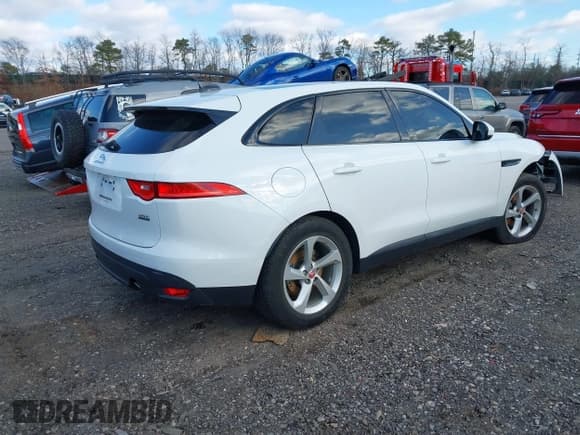 ✅ 2020 Jaguar F-Pace 25t Premium • VIN: SADCJ2FX3LA645447 • Lot: 41228606. Listed on IAAI with 28,273 mi. Free auction sales archive from the USA and detailed vehicle history report at DreamBid. Image 4.