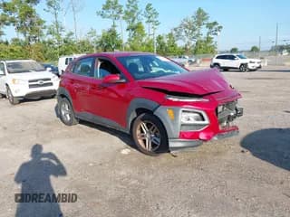 ✅ 2020 Hyundai Kona SE • VIN: KM8K12AA2LU430887 • Лот: 43338432. Опубликован ранее на IAAI с пробегом 76 957 миль. Бесплатный доступ к архиву аукционных продаж из США и подробный отчёт об истории автомобиля на DreamBid. Изображение 1.