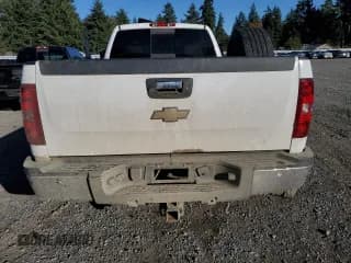 ✅ 2009 Chevrolet Silverado 1500 • VIN: 1GCHC69609E156673 • Lot: 86246605. Wystawiony na Copart z przebiegiem 135 626 mil. Bezpłatny archiwum sprzedaży aukcyjnych z USA i szczegółowy raport historii pojazdu na DreamBid. Zdjęcie 6.