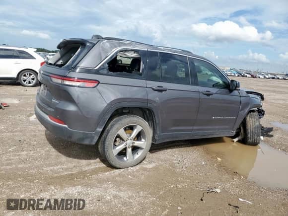 2022 Jeep Grand Cherokee Limited with VIN 1C4RJGBG9N8568389, listed as a Copart auction lot 64076375 with 37,206 mi miles and Salvage title. Bid and sale history available at DreamBid. Image 3.