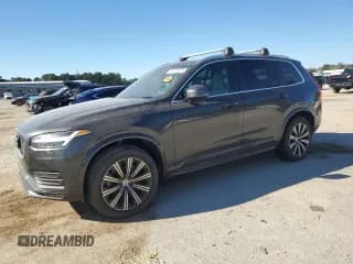 ✅ 2023 Volvo XC90 Core • VIN: YV4L12PV4P1907486 • Lot: 87273025. Wystawiony na Copart z przebiegiem 22 725 mil. Bezpłatny archiwum sprzedaży aukcyjnych z USA i szczegółowy raport historii pojazdu na DreamBid. Zdjęcie 1.