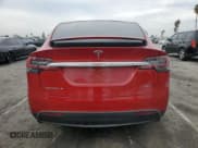 ✅ 2017 Tesla Model X 90D • VIN: 5YJXCAE23HF067744 • Lot: 92631755. Wystawiony na Copart z przebiegiem 47 016 mil. Bezpłatny archiwum sprzedaży aukcyjnych z USA i szczegółowy raport historii pojazdu na DreamBid. Zdjęcie 6.