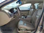 ✅ 2008 Cadillac STS AWD • VIN: 1G6DD67V480135670 • Lot: 64975785. Wystawiony na Copart z przebiegiem 188 710 mil. Bezpłatny archiwum sprzedaży aukcyjnych z USA i szczegółowy raport historii pojazdu na DreamBid. Zdjęcie 7.