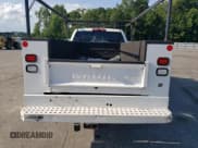 ✅ 2017 Chevrolet Silverado 2500HD Work Truck • VIN: 1GC1KUEY2HF141052 • Lot: 63424255. Wystawiony na Copart z przebiegiem 214 680 mil. Bezpłatny archiwum sprzedaży aukcyjnych z USA i szczegółowy raport historii pojazdu na DreamBid. Zdjęcie 6.