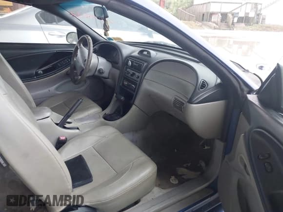 ✅ 1996 Ford Mustang • VIN: 1FALP4446TF220649 • Lot: 43878632. Wystawiony na IAAI z przebiegiem 88 647 mil. Bezpłatny archiwum sprzedaży aukcyjnych z USA i szczegółowy raport historii pojazdu na DreamBid. Zdjęcie 5.